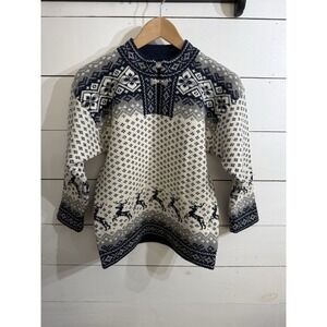 Birasi 100% Child's 140 9/10 Wool Knit Sweater Silver Clasps Navy Estonia